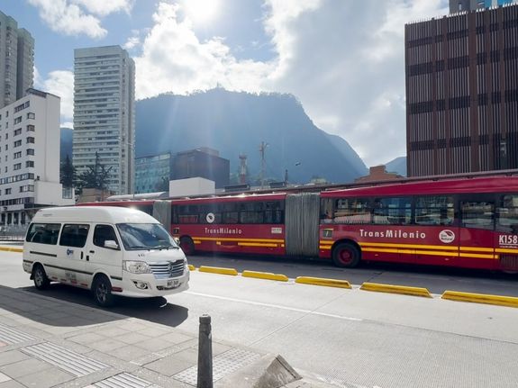 Parqueadero cerca de Monserrate en Bogotá con transporte y recomendaciones
