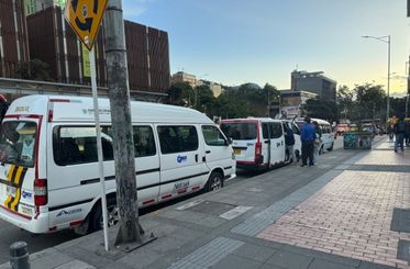 Parqueadero cerca de Monserrate en Bogotá con transporte y recomendaciones