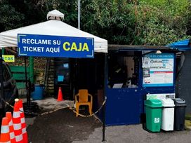 Parqueadero cerca de Monserrate en Bogotá con transporte y recomendaciones