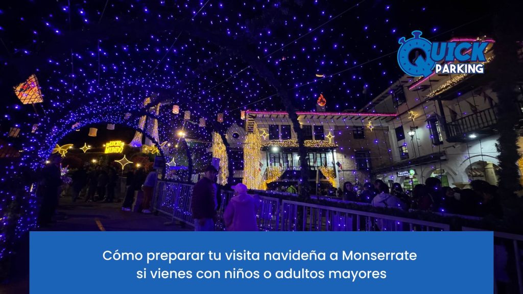 Familia llegando tranquila a Monserrate gracias a reserva anticipada de parqueadero